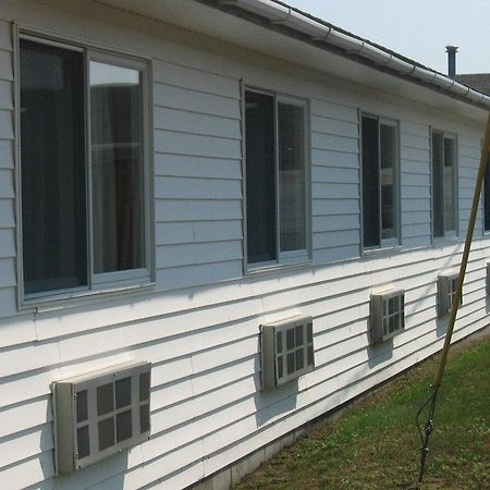 Chapel Hill Motel Brevort Bagian luar foto