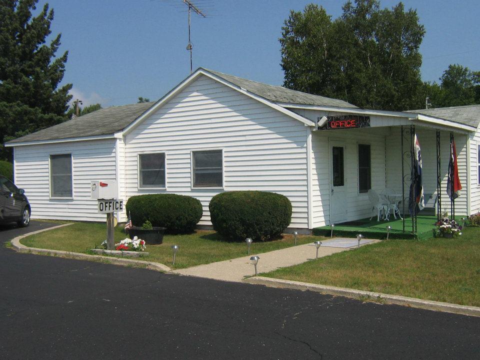 Chapel Hill Motel Brevort Bagian luar foto
