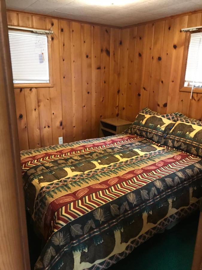 Chapel Hill Motel Brevort Bagian luar foto