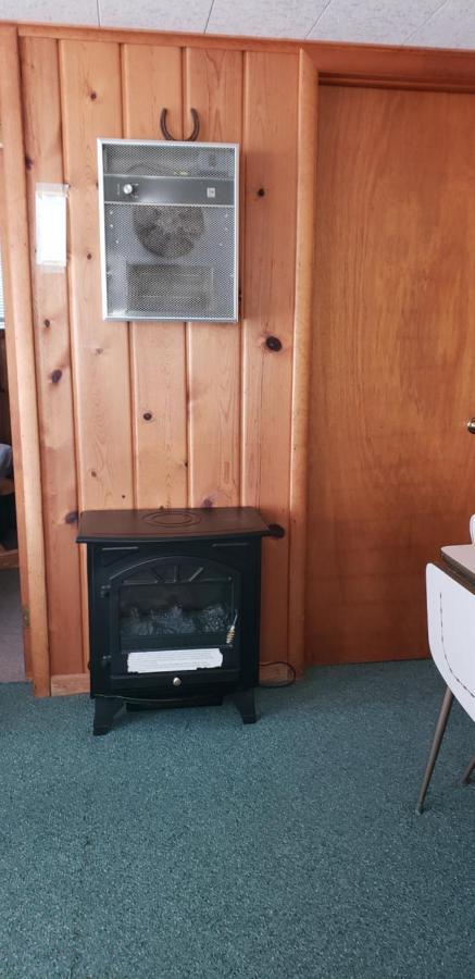 Chapel Hill Motel Brevort Bagian luar foto